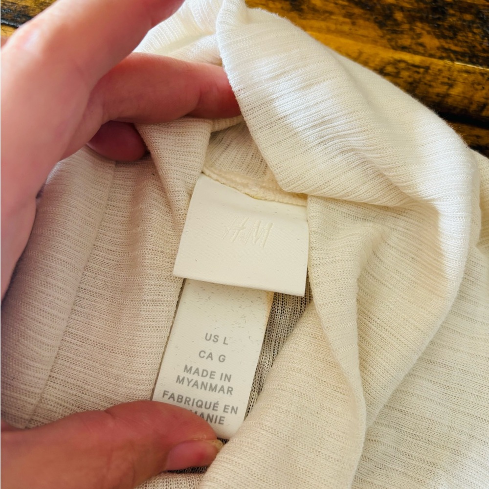 H&M Off-White Ribbed Turtleneck Top - Picture 3 of 6
